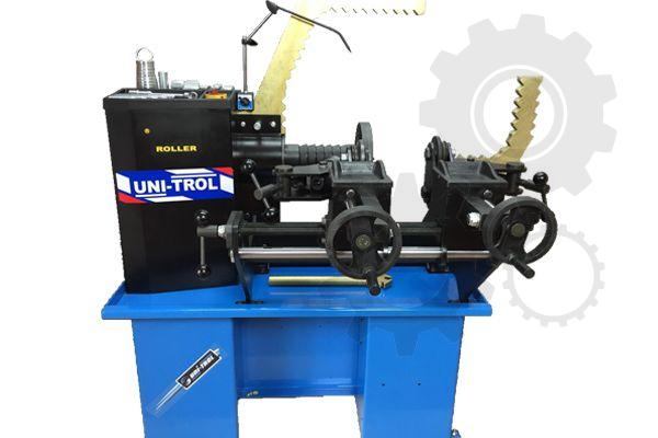 Wheel straightening device