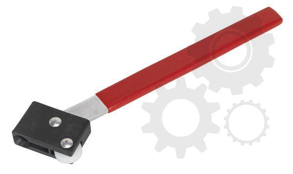 Device for dismounting valves